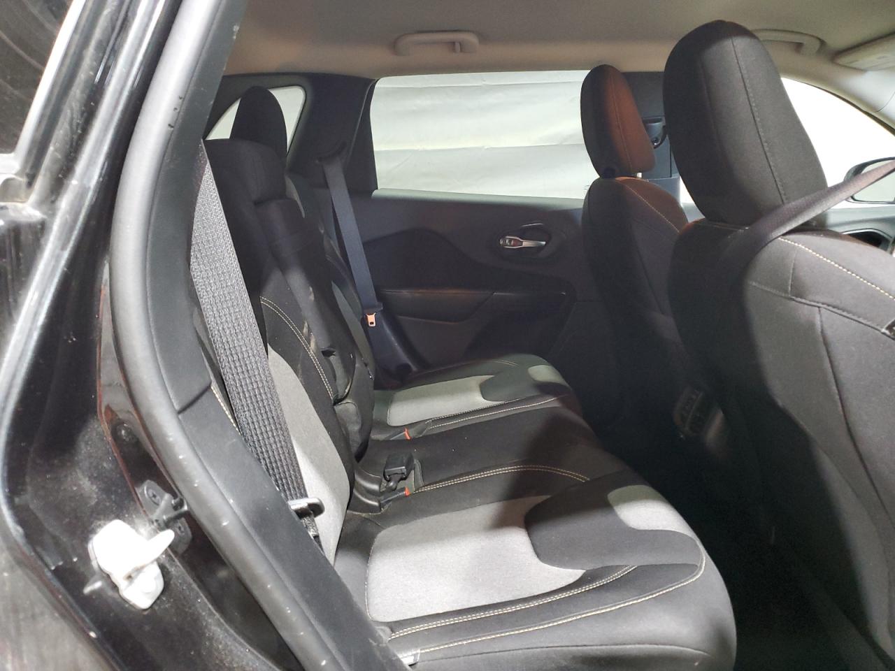 2014 Jeep Cherokee Latitude VIN: 1C4PJMCS3EW146302 Lot: 92590505