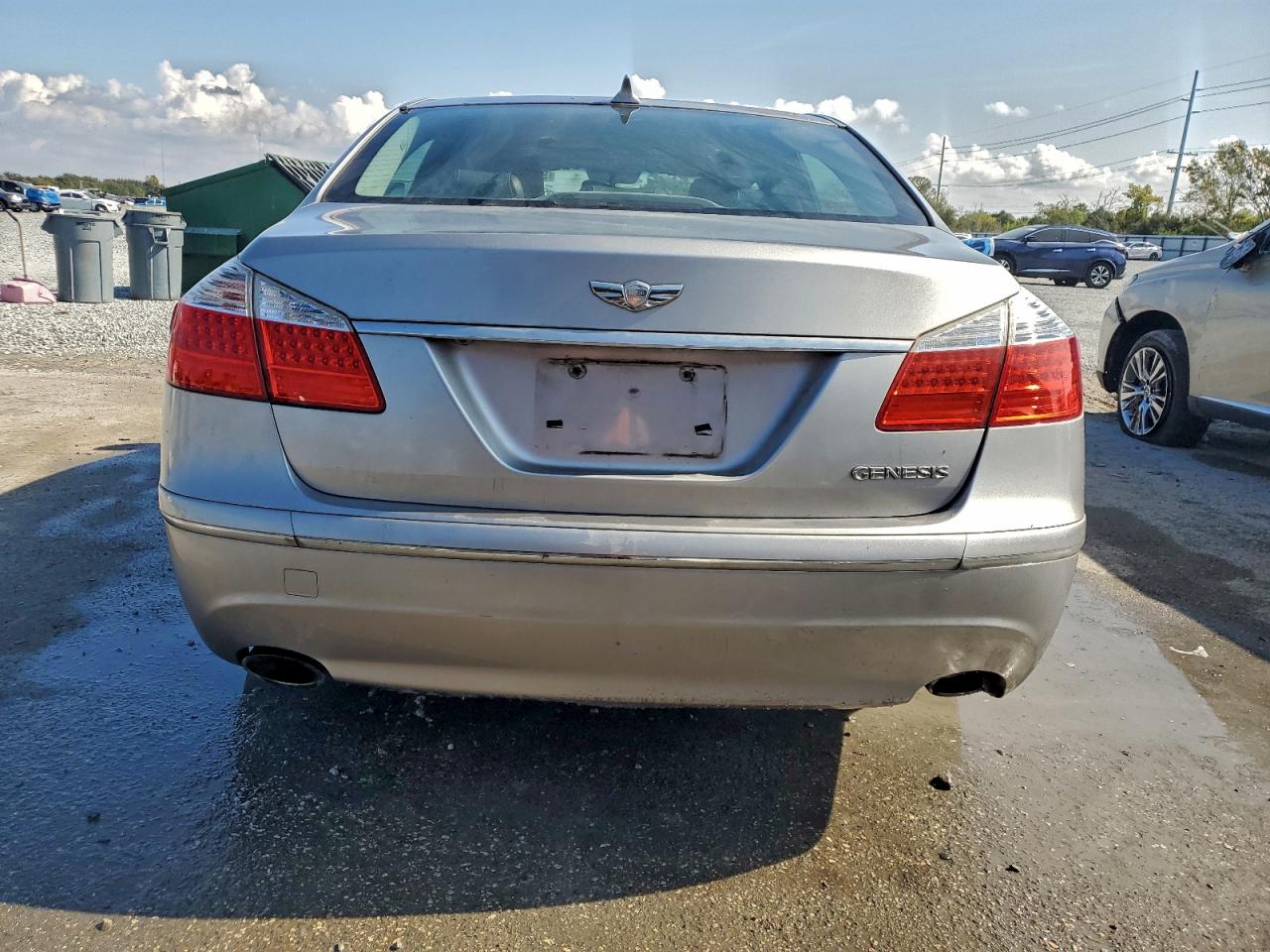 2011 Hyundai Genesis 3.8L VIN: KMHGC4DE9BU136587 Lot: 93922665