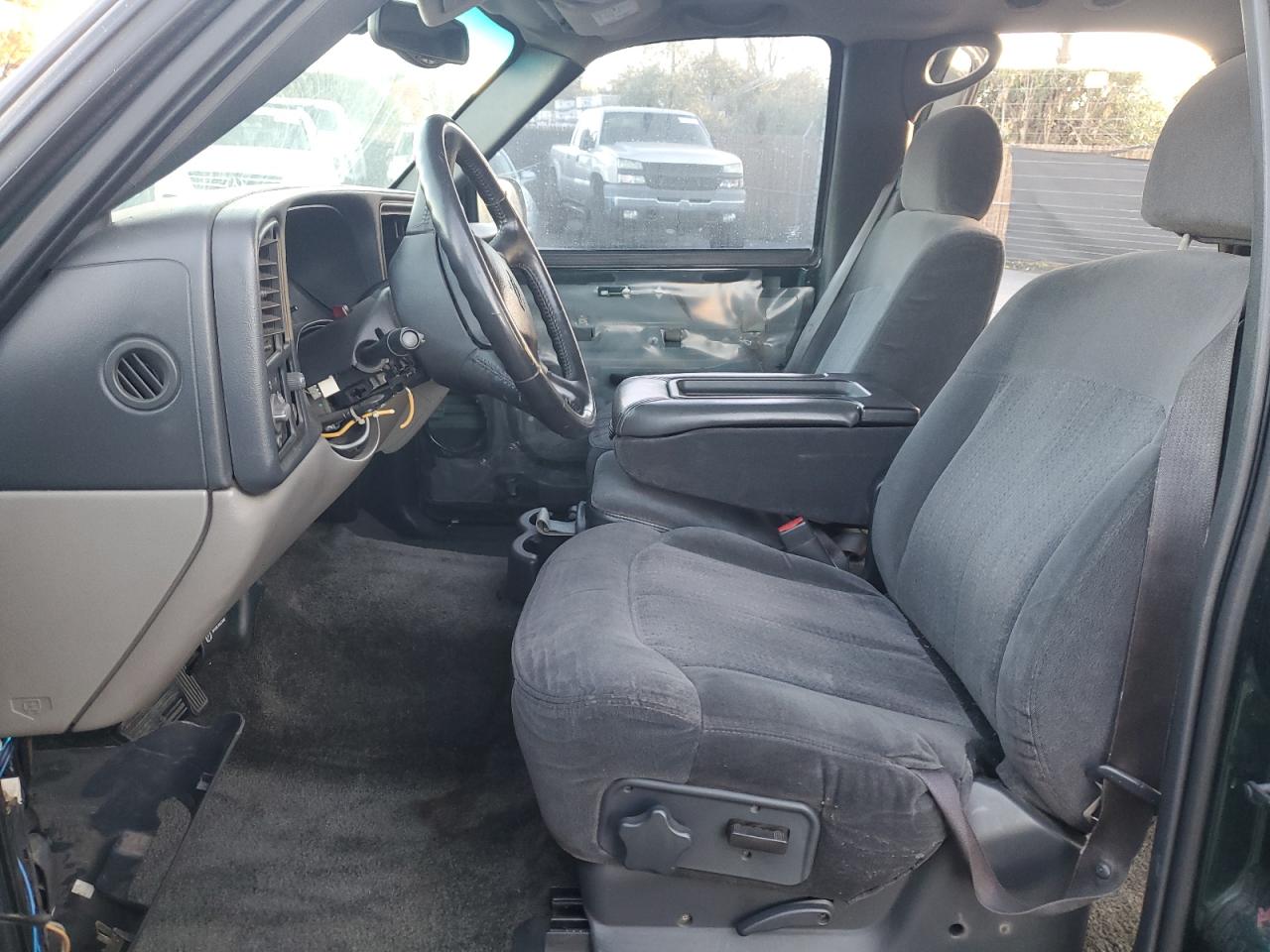 2002 Chevrolet Tahoe C1500 VIN: 1GNEC13T12J268228 Lot: 92022485