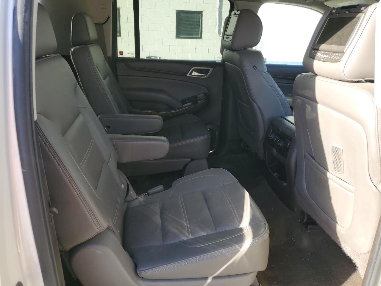 2015 GMC Yukon Xl Denali VIN: 1GKS2JKJ8FR738328 Lot: 91225775