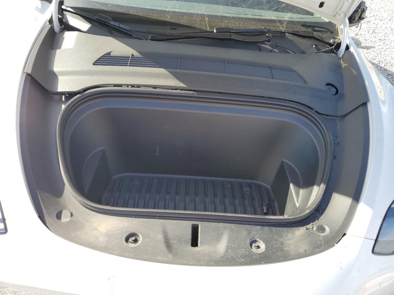 2024 Tesla Model Y VIN: 7SAYGDEE5RF200643 Lot: 91002645