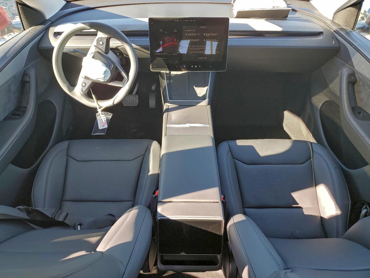 2026 Tesla Model Y VIN: 7SAYGDEEXTA495923 Lot: 93447245