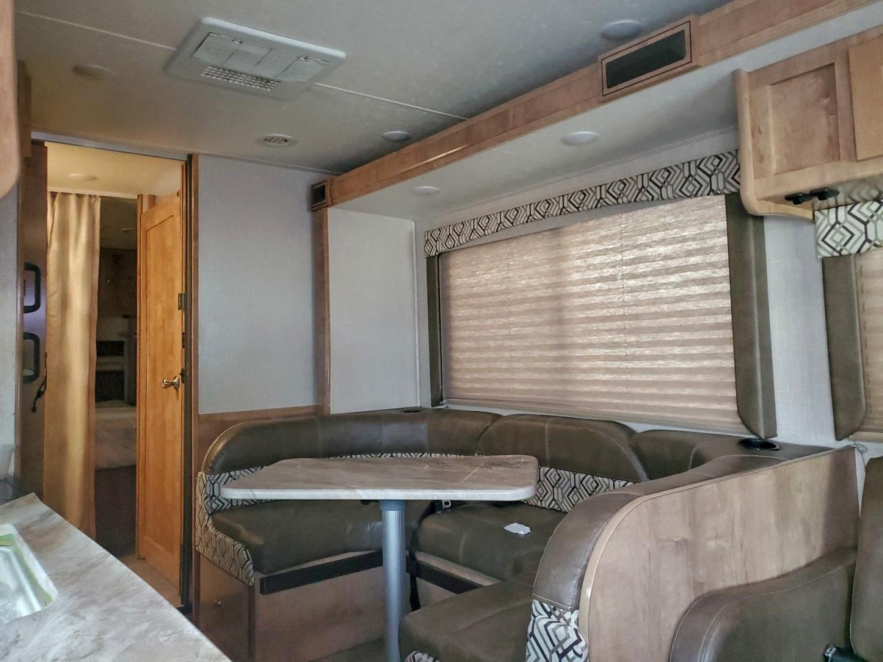 2019 Ford Econoline E450 Super Duty Cutaway Van VIN: 1FDXE4FS5KDC01674 Lot: 93635365