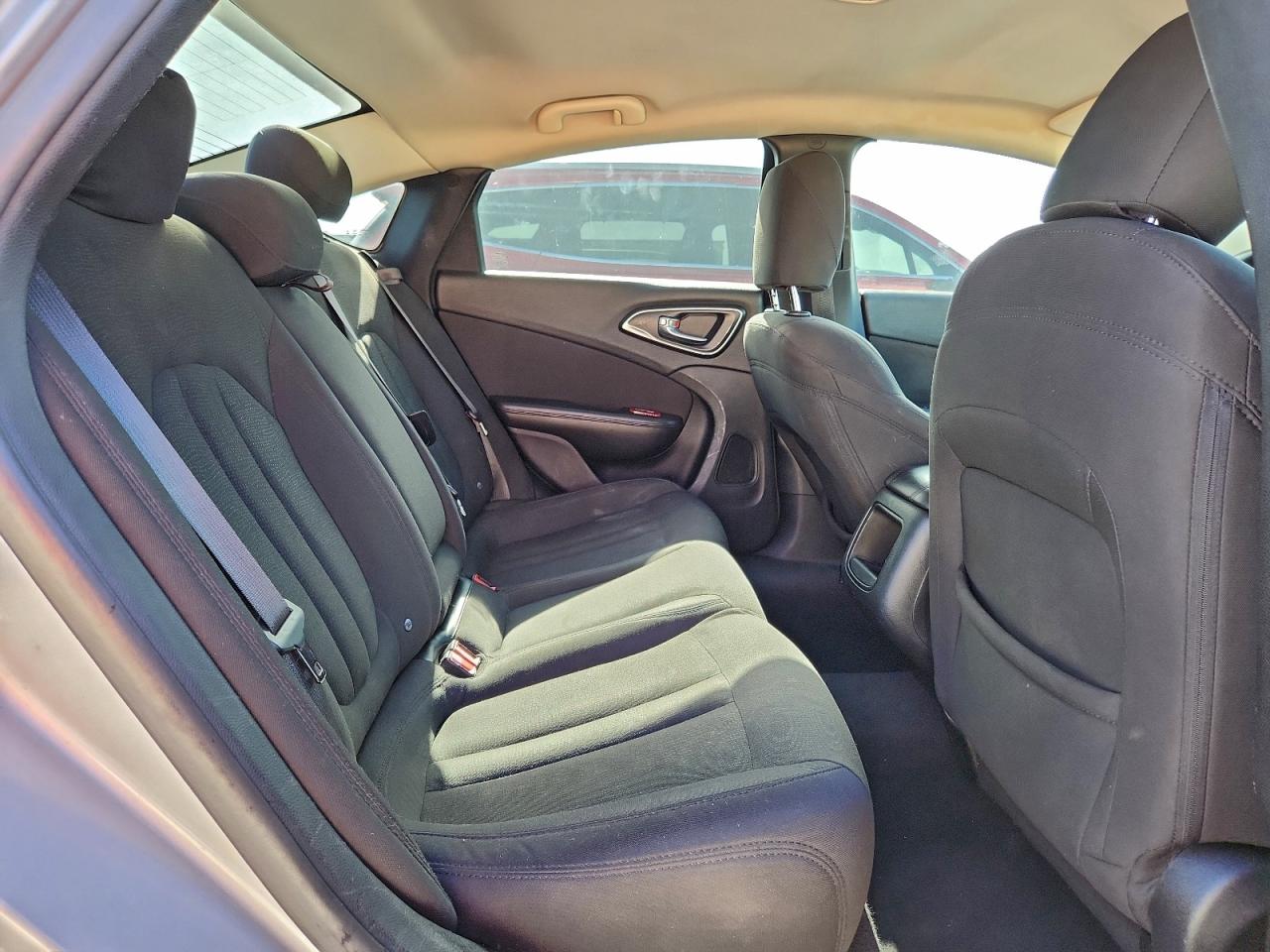 2015 Chrysler 200 Limited VIN: 1C3CCCAB2FN602372 Lot: 94060595