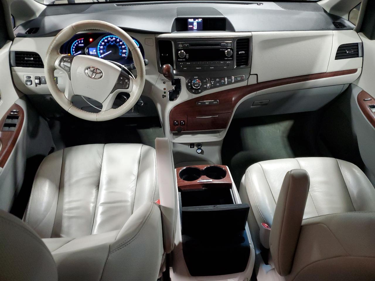 2014 Toyota Sienna Xle VIN: 5TDYK3DC2ES471560 Lot: 93235465