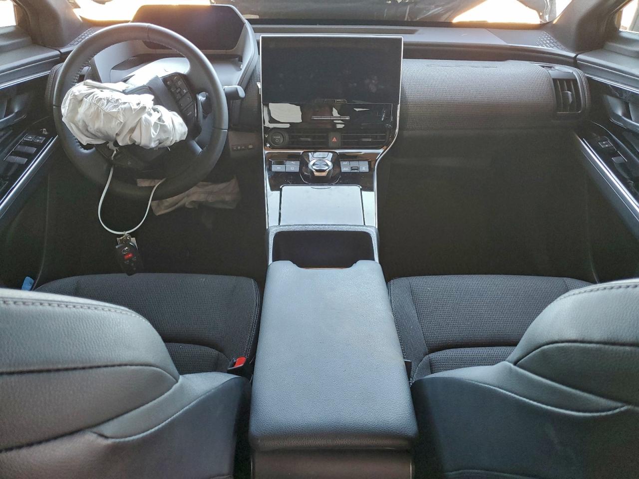 2024 Toyota Bz4X Xle VIN: JTMABACA9RA083301 Lot: 94170235