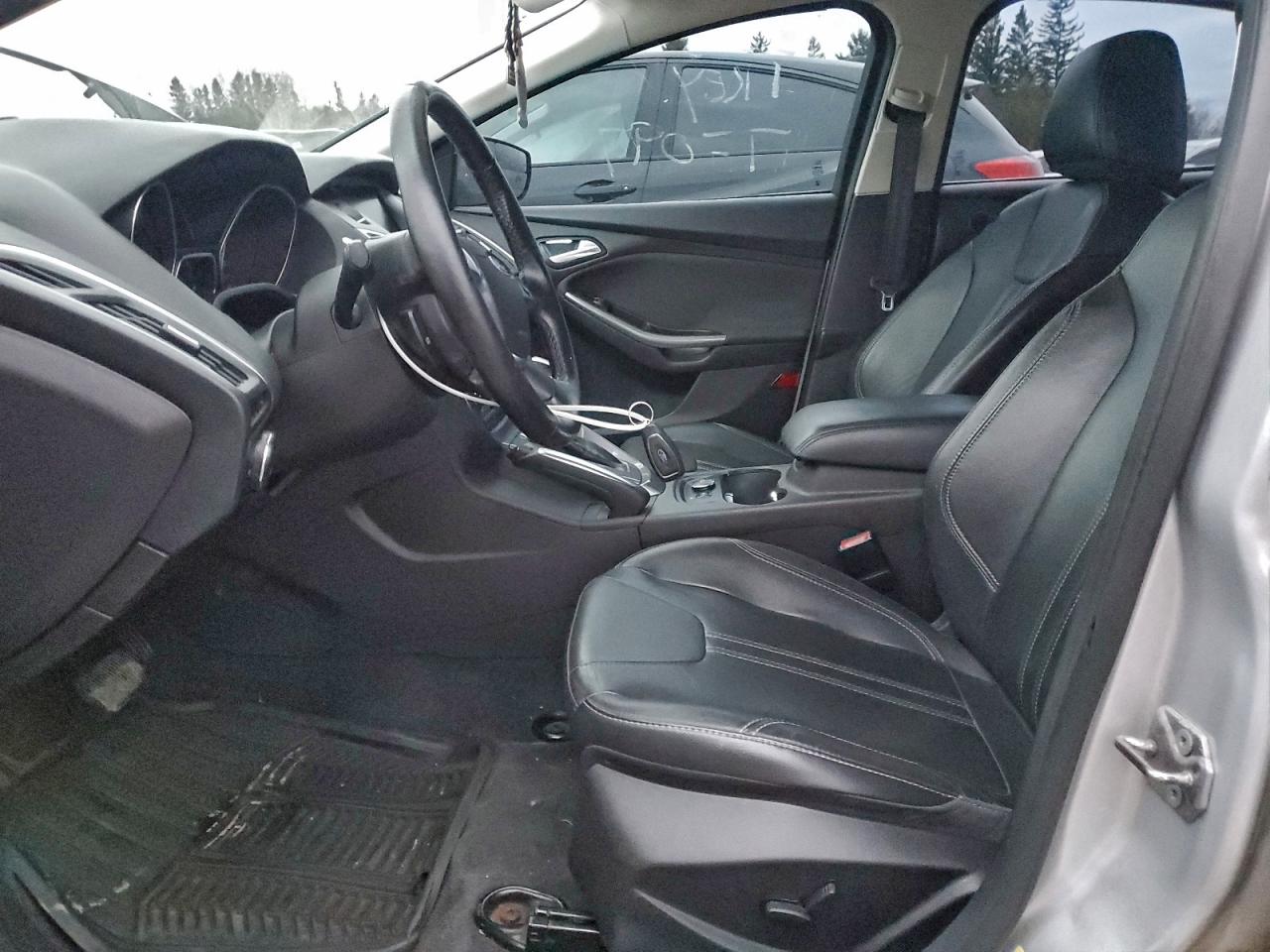 2012 Ford Focus Titanium VIN: 1FAHP3J2XCL438162 Lot: 92570635