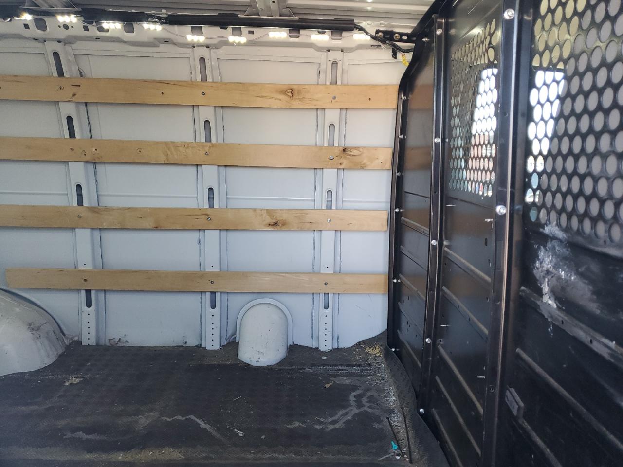 2019 GMC Savana G2500 VIN: 1GTW7AFG8K1306490 Lot: 90839125