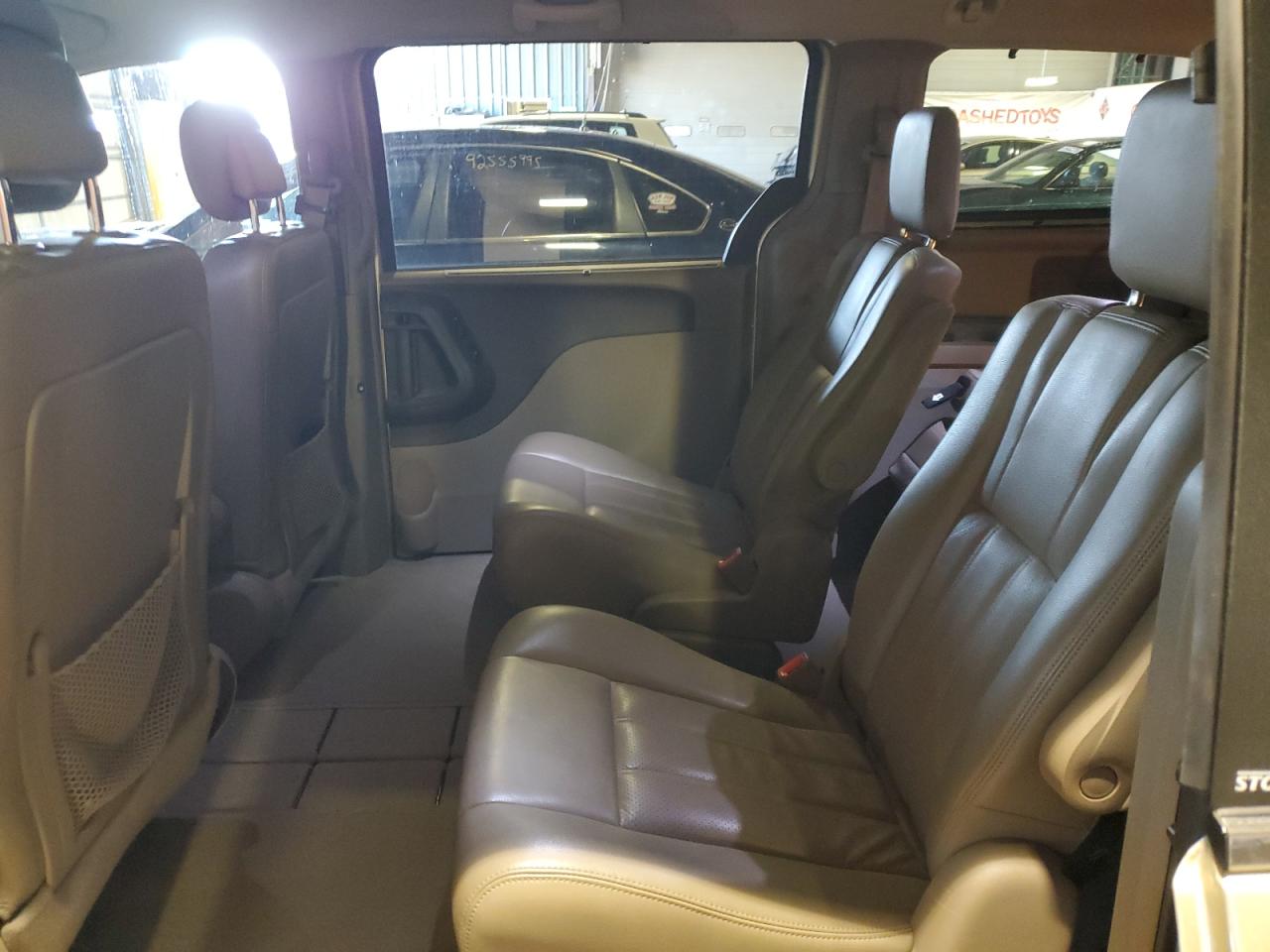 2011 Chrysler Town & Country Touring L VIN: 2A4RR8DG9BR665856 Lot: 92288415