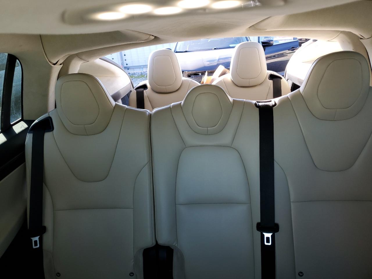 2018 Tesla Model X VIN: 5YJXCAE27JF124615 Lot: 90008425