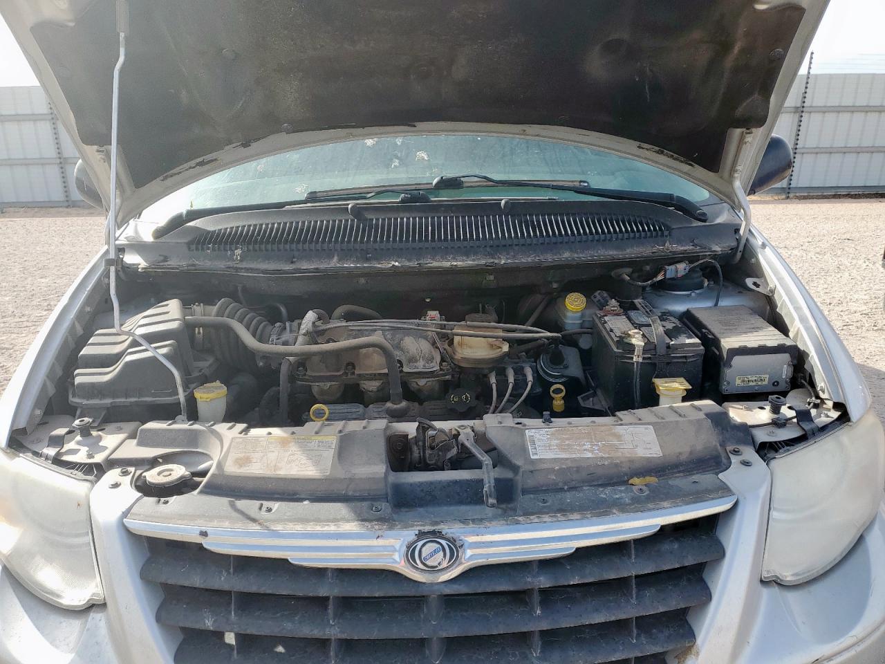 2005 Chrysler Town & Country Touring VIN: 2C4GP54L65R251422 Lot: 93703635