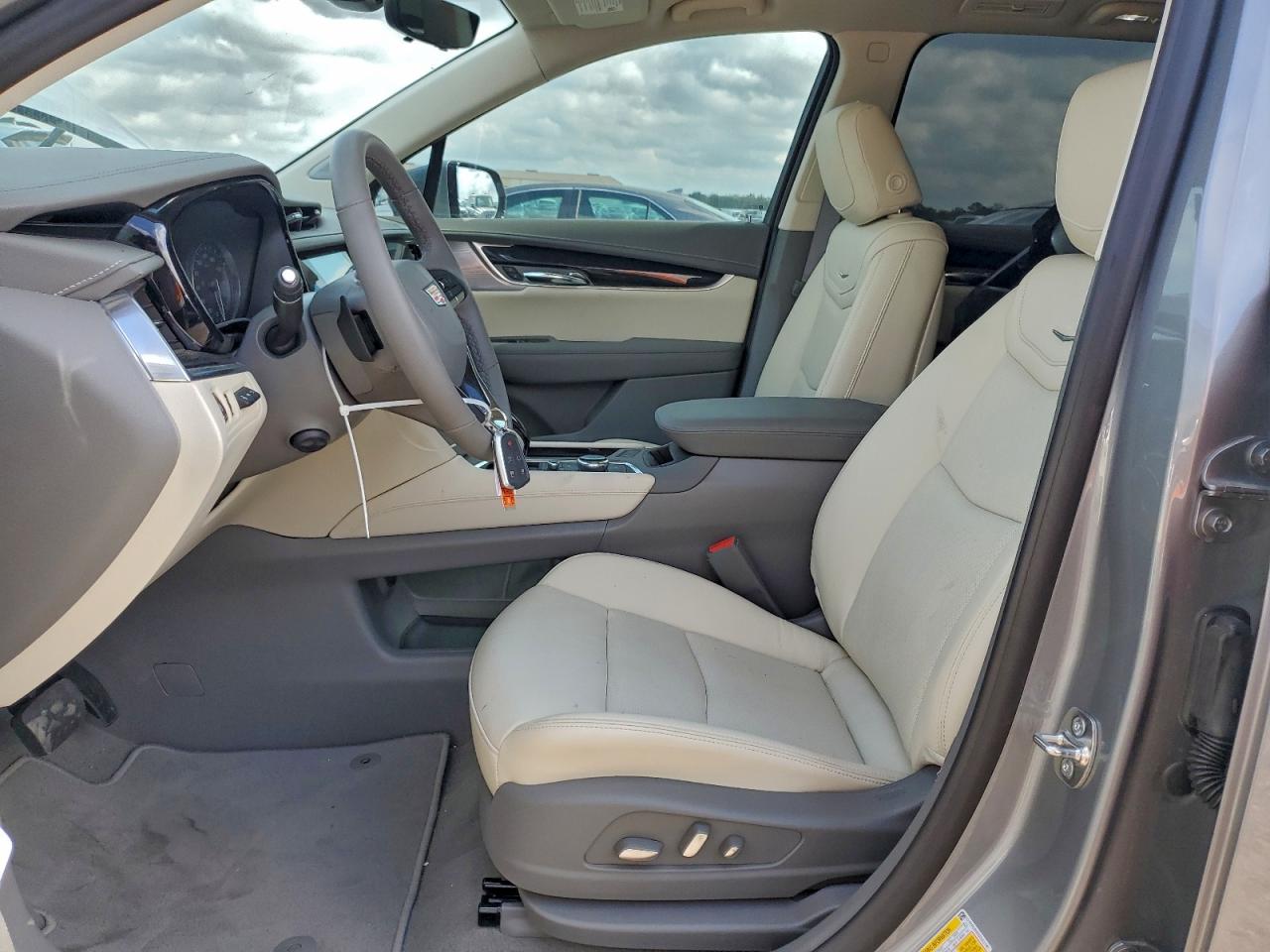 2025 Cadillac Xt6 Premium Luxury VIN: 1GYKPCRSXSZ151740 Lot: 93965395