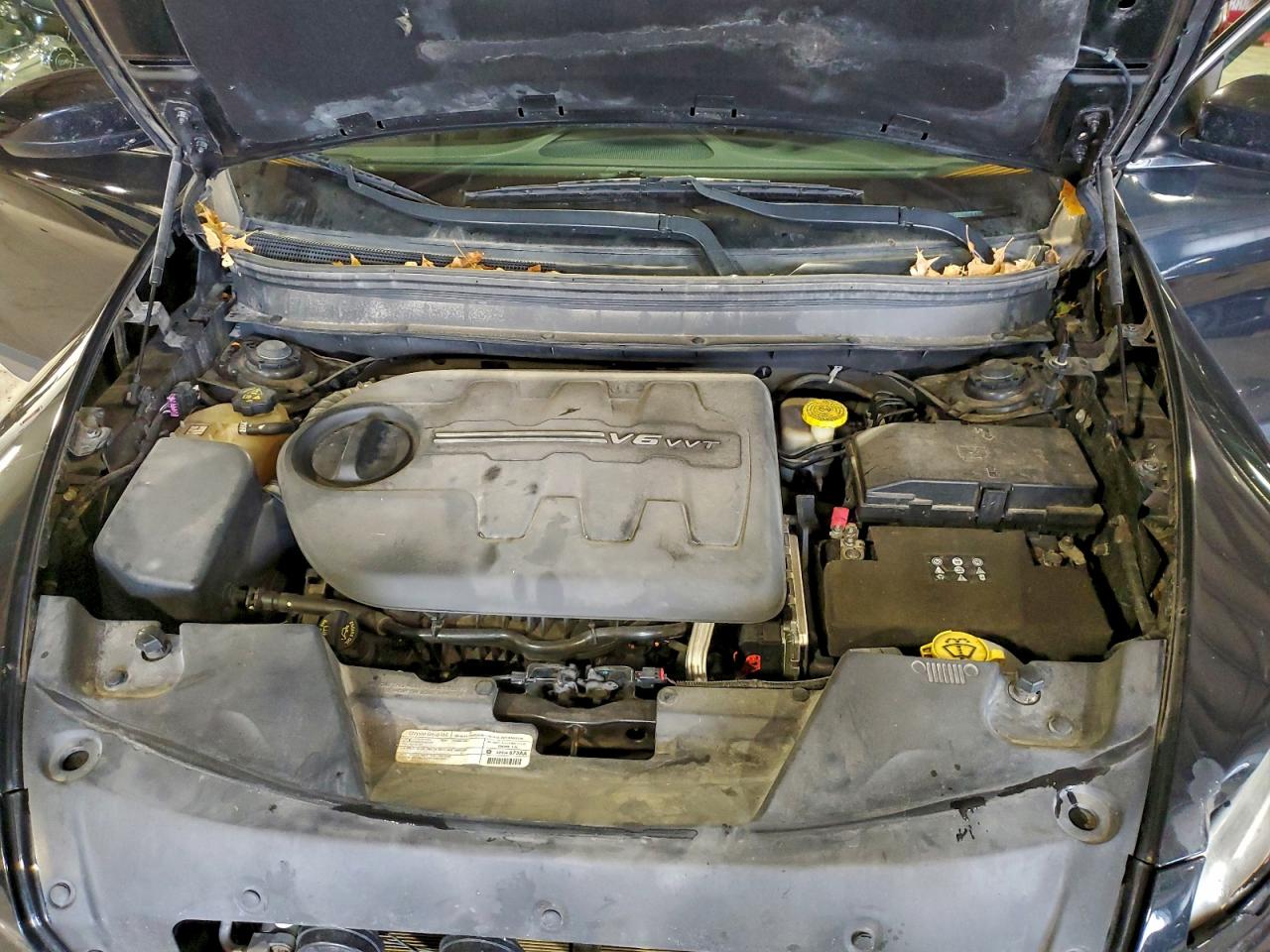 2015 Jeep Cherokee Latitude VIN: 1C4PJMCS9FW563781 Lot: 94117185