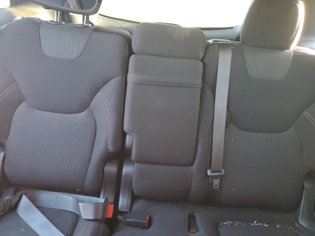 2016 Jeep Cherokee Latitude VIN: 1C4PJMCS2GW296727 Lot: 93226515