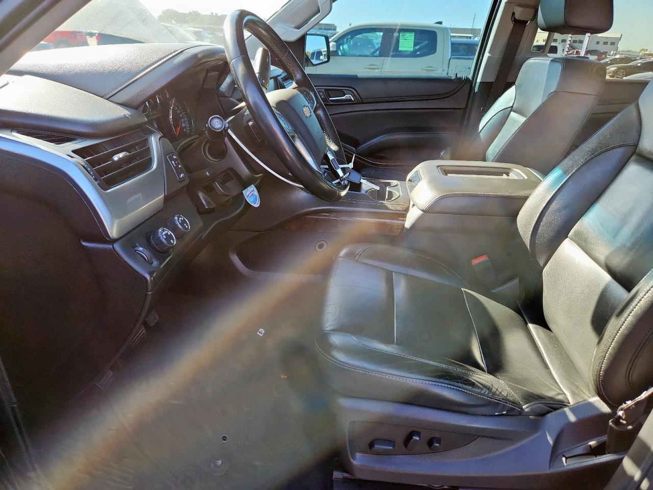 2019 Chevrolet Suburban K1500 Lt VIN: 1GNSKHKC4KR377705 Lot: 92620225