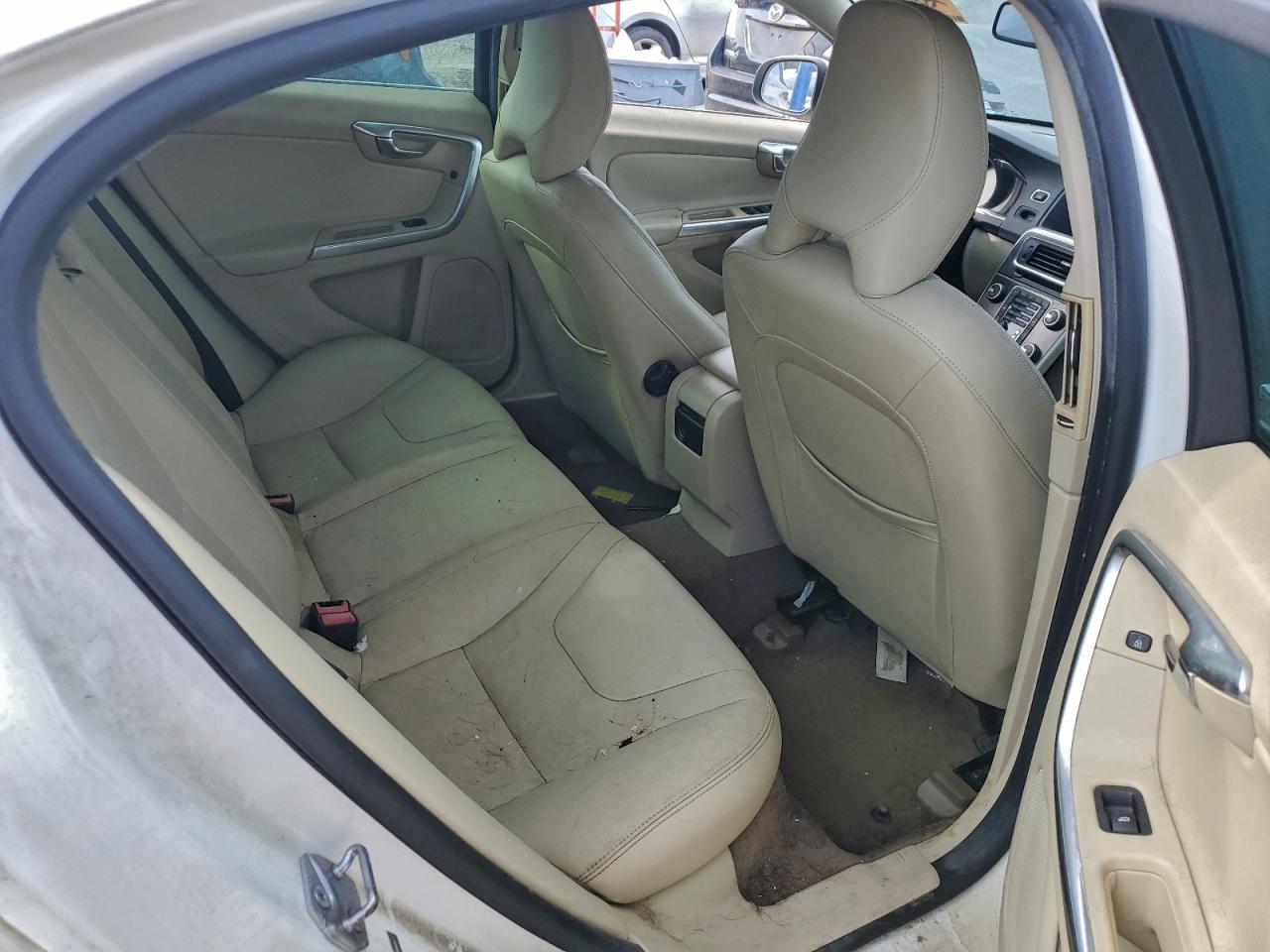 2015 Volvo S60 Premier VIN: YV140MFB1F2306424 Lot: 94247195