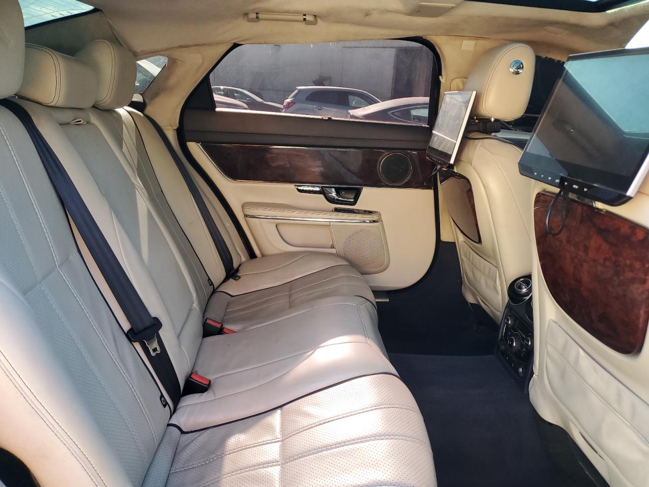 2011 Jaguar Xjl VIN: SAJWA2GB9BLV07010 Lot: 90923435