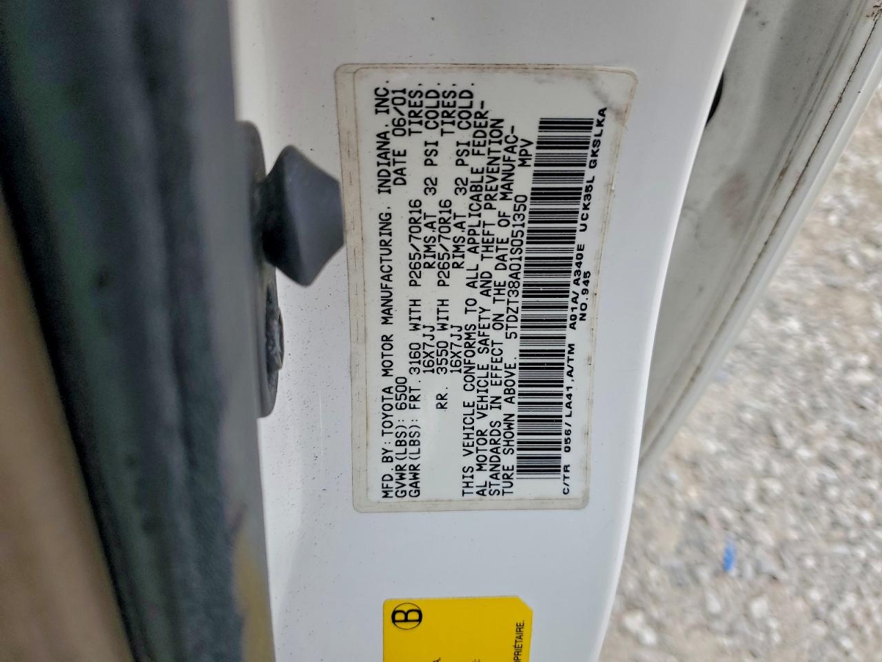 2001 Toyota Sequoia Limited VIN: 5TDZT38A01S051350 Lot: 94134165