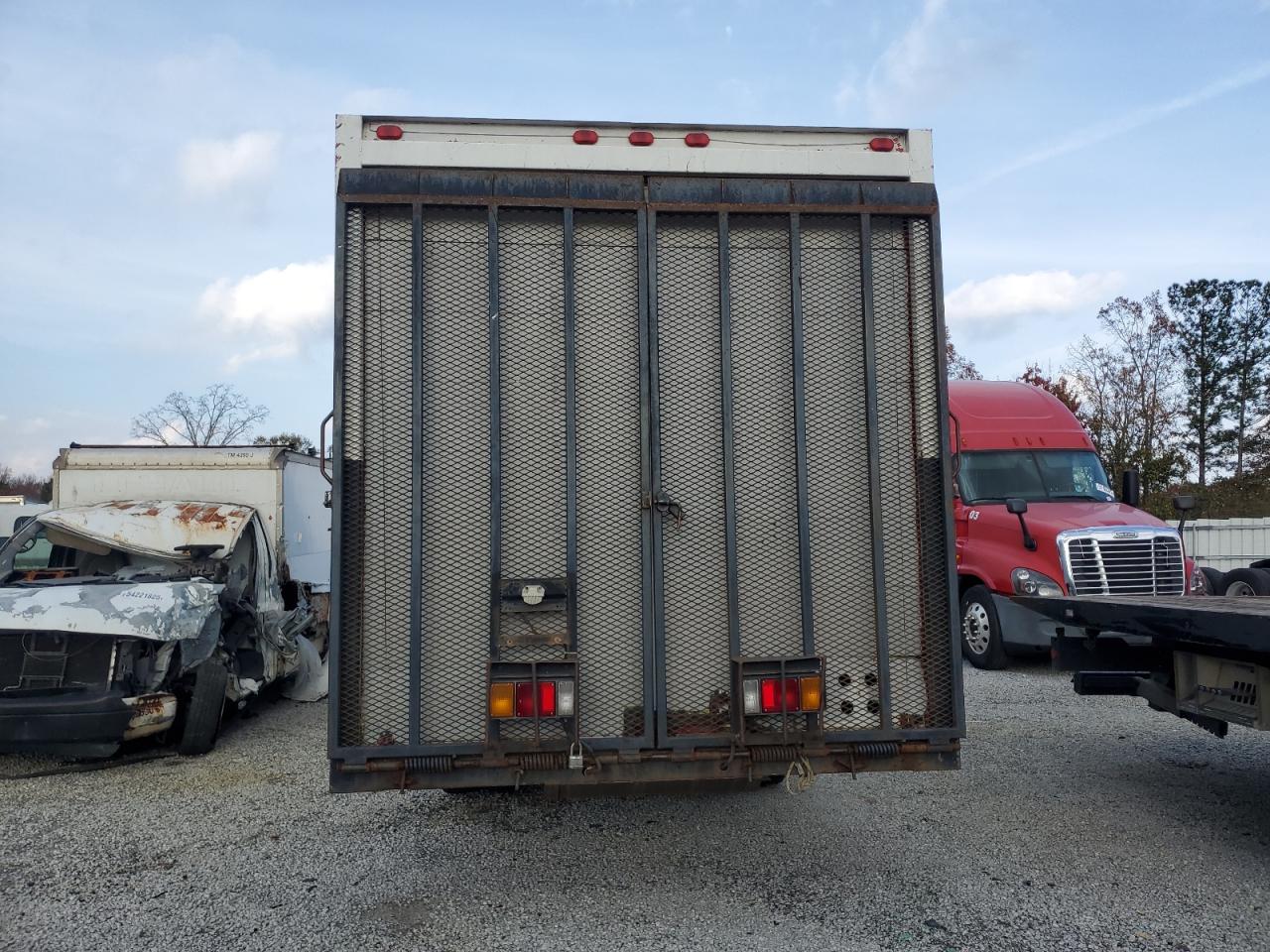 2008 Isuzu Npr Box Truck VIN: 4KLB4J1U68J801817 Lot: 90376325