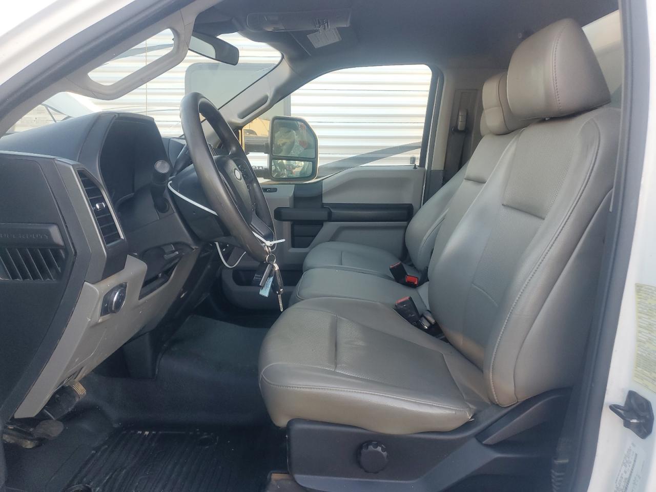 2020 Ford F350 Super Duty Utility / Service Truck VIN: 1FDRF3H69LEC55782 Lot: 92916915