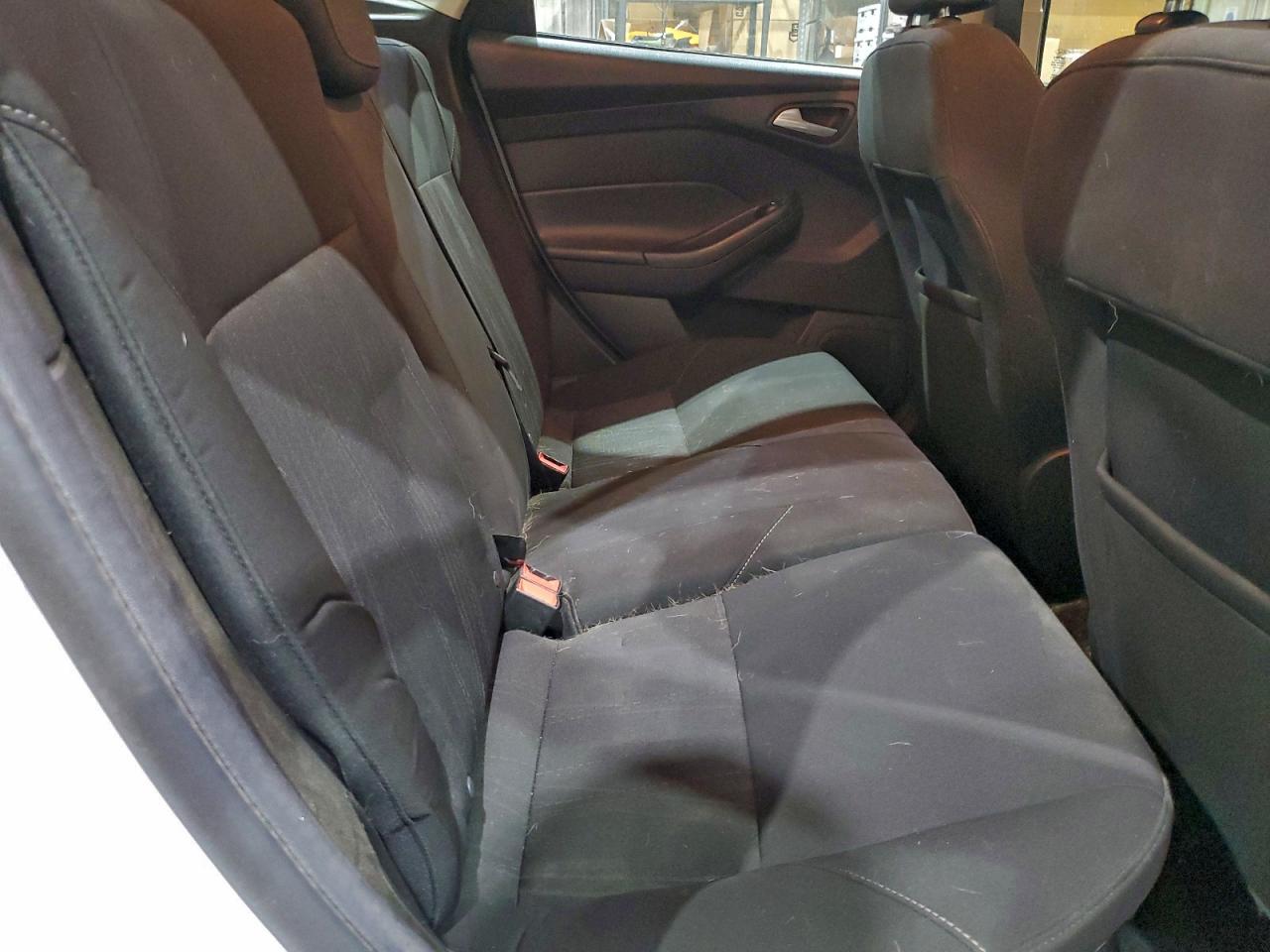 2015 Ford Focus Se VIN: 1FADP3K27FL301293 Lot: 94454445