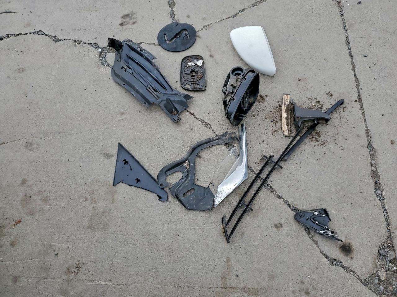 2015 Chrysler 200 Limited VIN: 1C3CCCAB0FN558503 Lot: 93598235