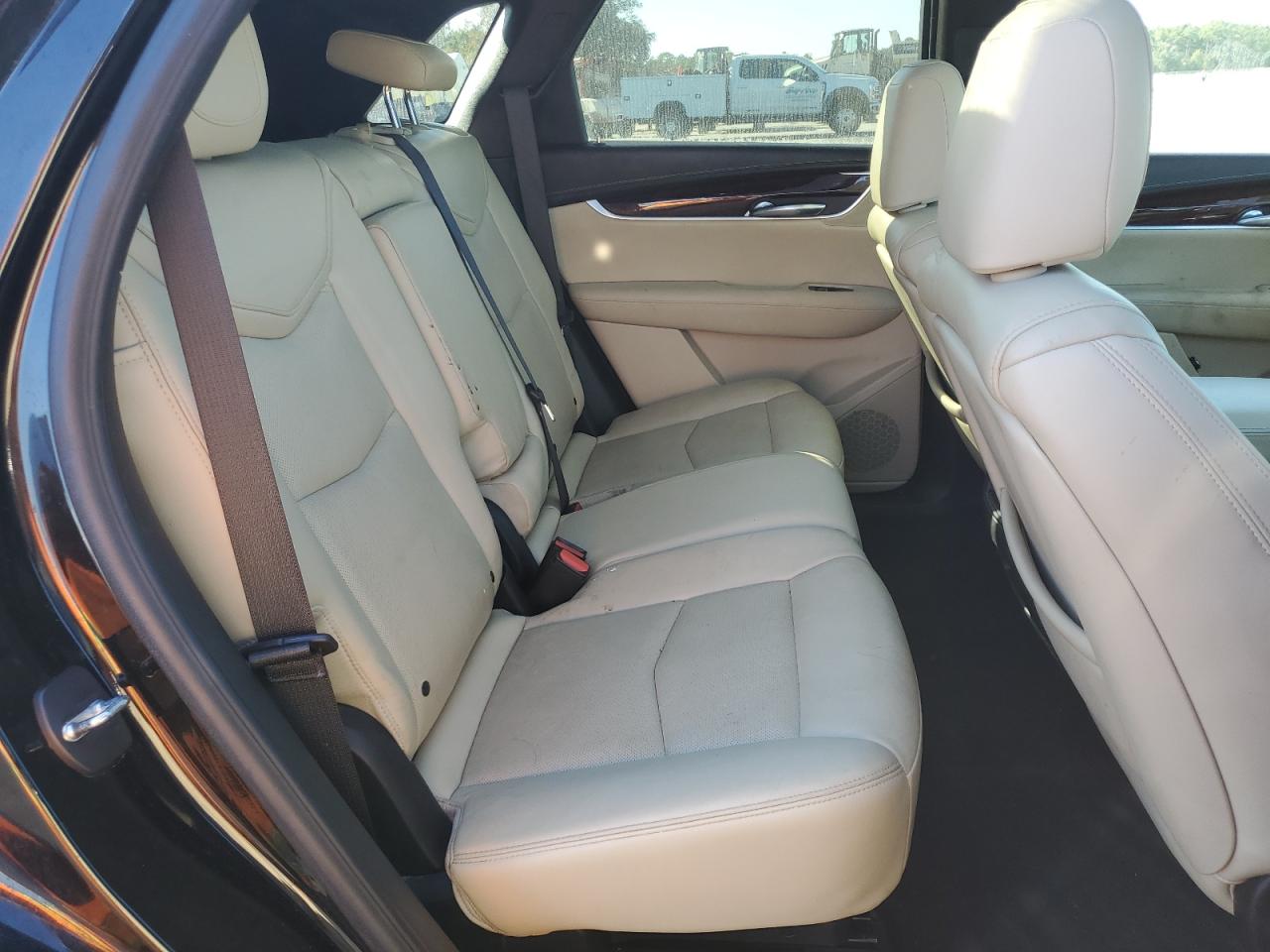 2017 Cadillac Xt5 Luxury VIN: 1GYKNDRS7HZ322223 Lot: 92377865