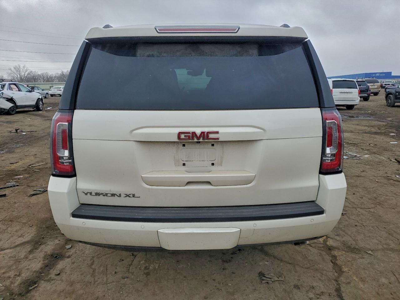 2015 GMC Yukon Xl K1500 Slt VIN: 1GKS2HKC3FR503992 Lot: 87093955
