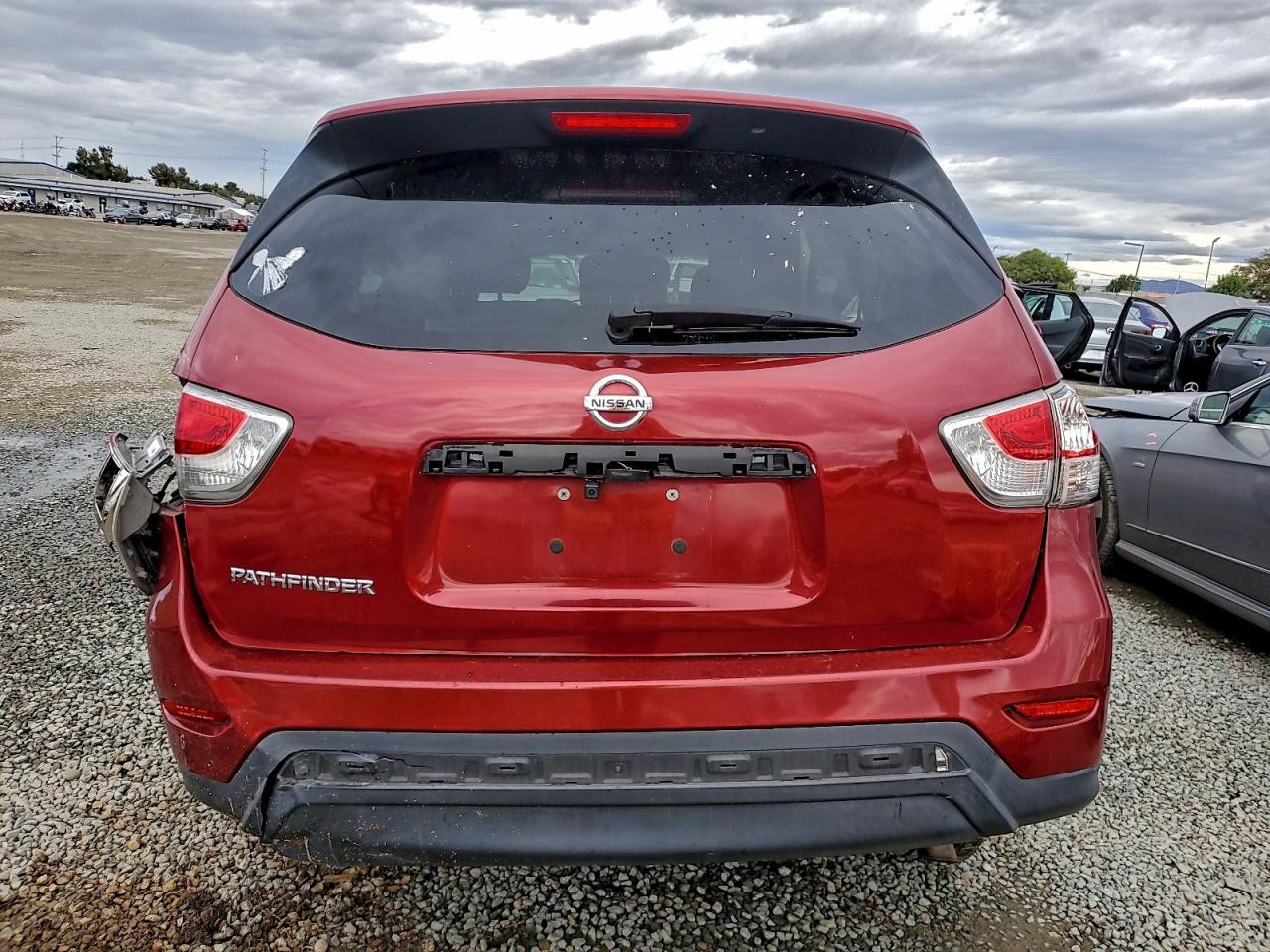 2015 Nissan Pathfinder S VIN: 5N1AR2MN1FC697158 Lot: 93969105