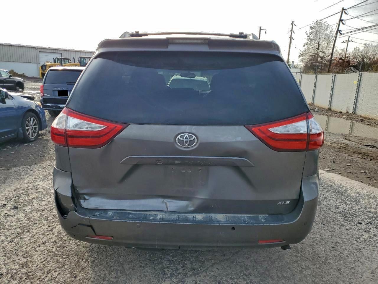 2017 Toyota Sienna Xle VIN: 5TDYZ3DC0HS898722 Lot: 93502465