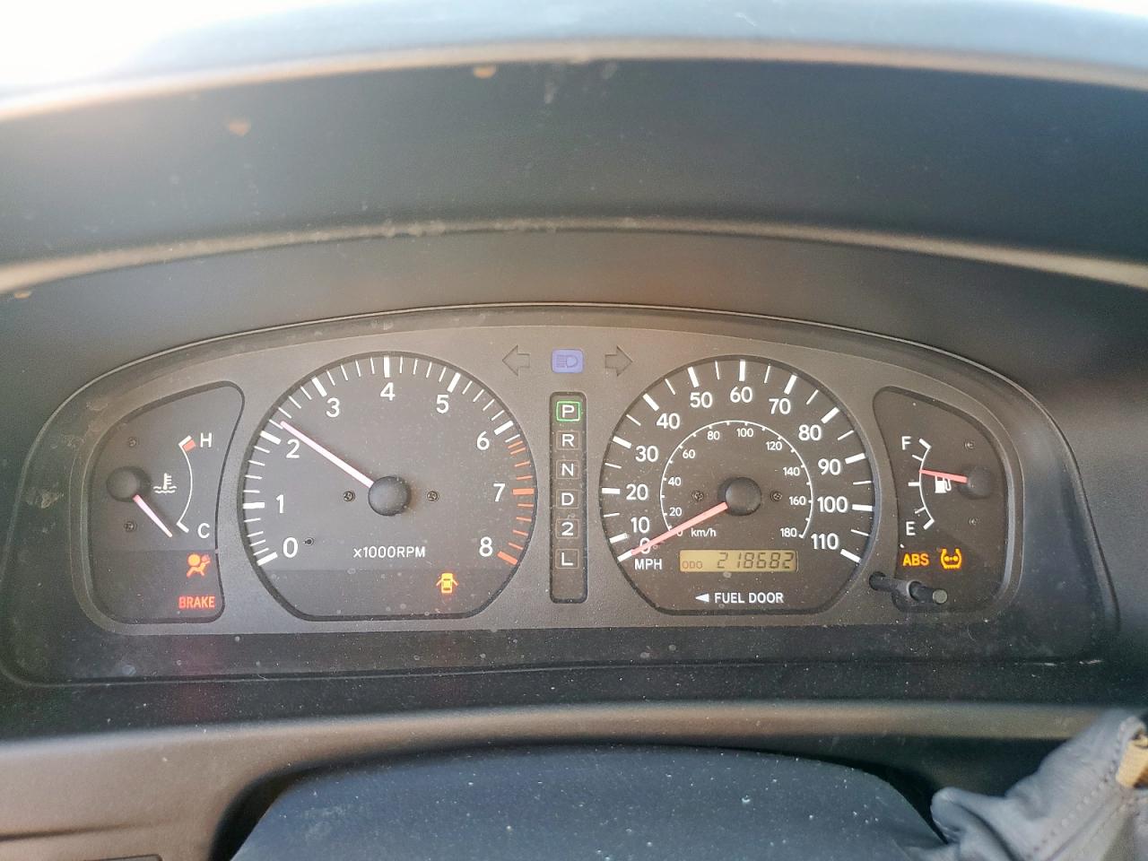 2000 Toyota Sienna Le VIN: 4T3ZF13C5YU178625 Lot: 91275225