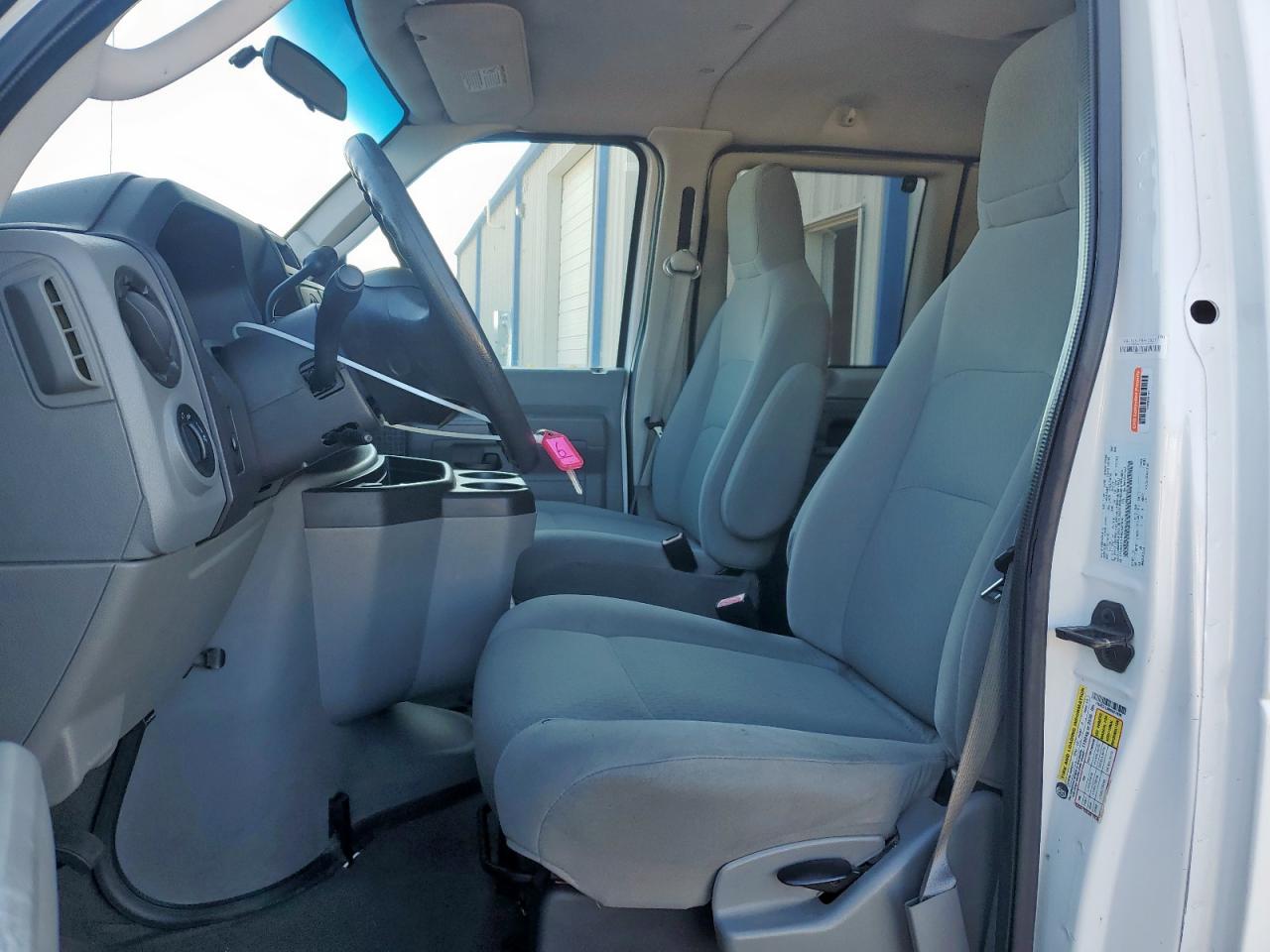 2009 Ford Econoline E350 Super Duty Wagon VIN: 1FBNE31L89DA27636 Lot: 92701035