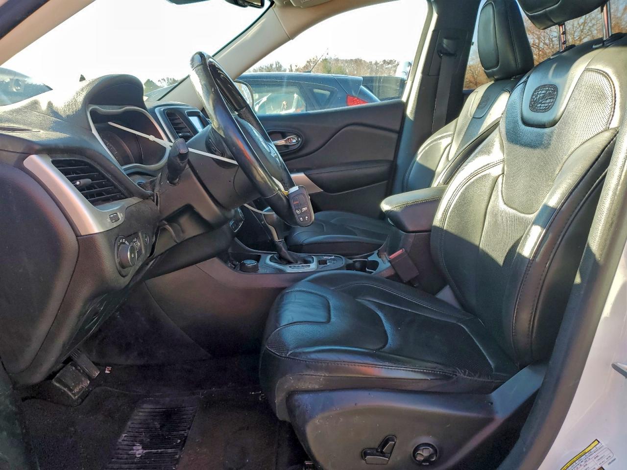 2018 Jeep Cherokee Overland VIN: 1C4PJMJX0JD543504 Lot: 94303535