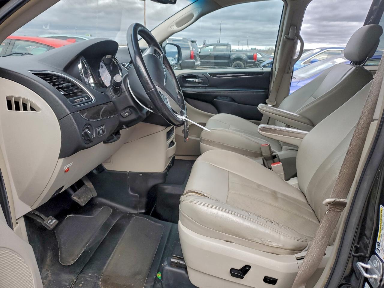 2014 Chrysler Town & Country Touring L VIN: 2C4RC1CGXER344039 Lot: 94350945