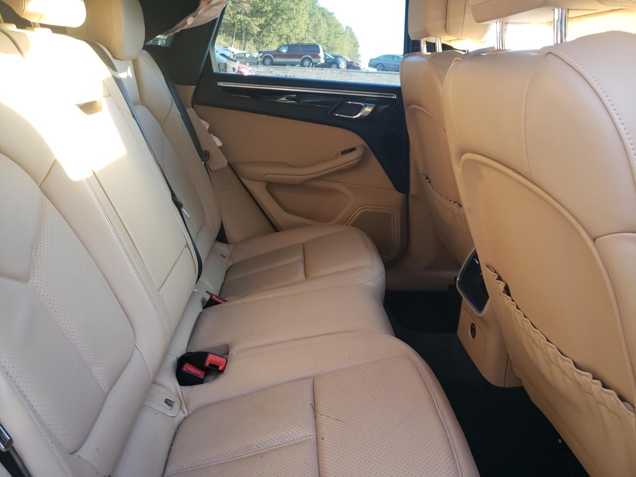 2018 Porsche Macan VIN: WP1AA2A52JLB17343 Lot: 91943345