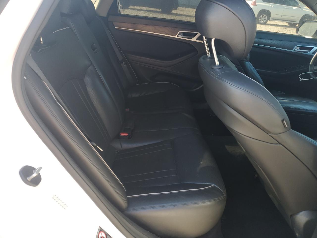 2015 Hyundai Genesis 5.0L VIN: KMHGN4JF1FU091772 Lot: 93089275