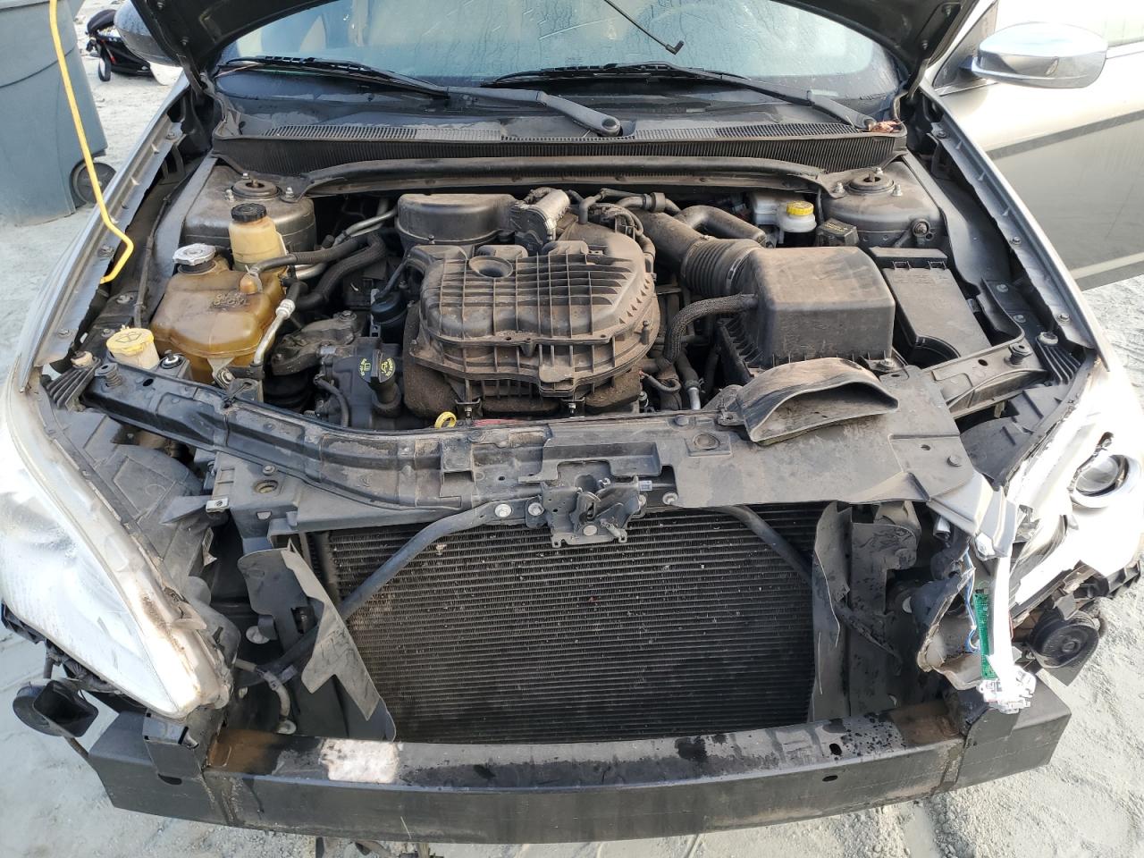 2013 Chrysler 200 Limited VIN: 1C3CCBCG0DN699779 Lot: 93461435