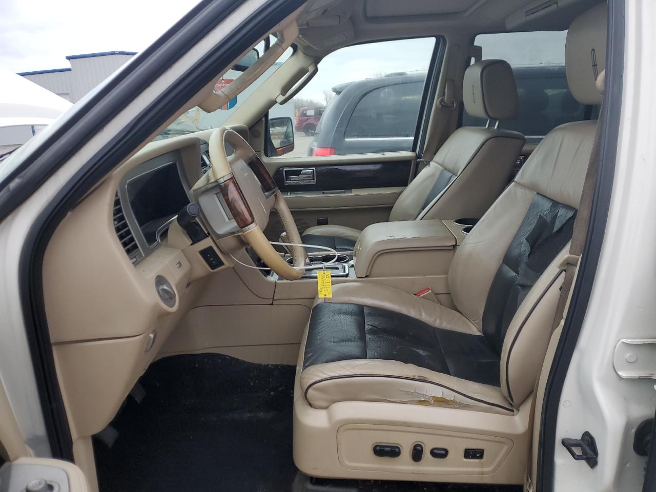 2008 Lincoln Navigator VIN: 5LMFU27588LJ14178 Lot: 93144975