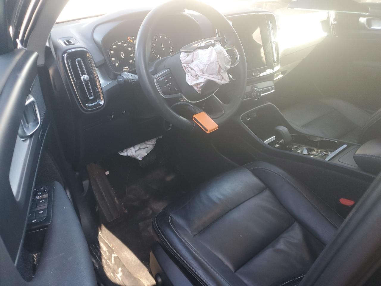 2022 Volvo Xc40 T5 Momentum VIN: YV4162UK9N2758454 Lot: 92241015