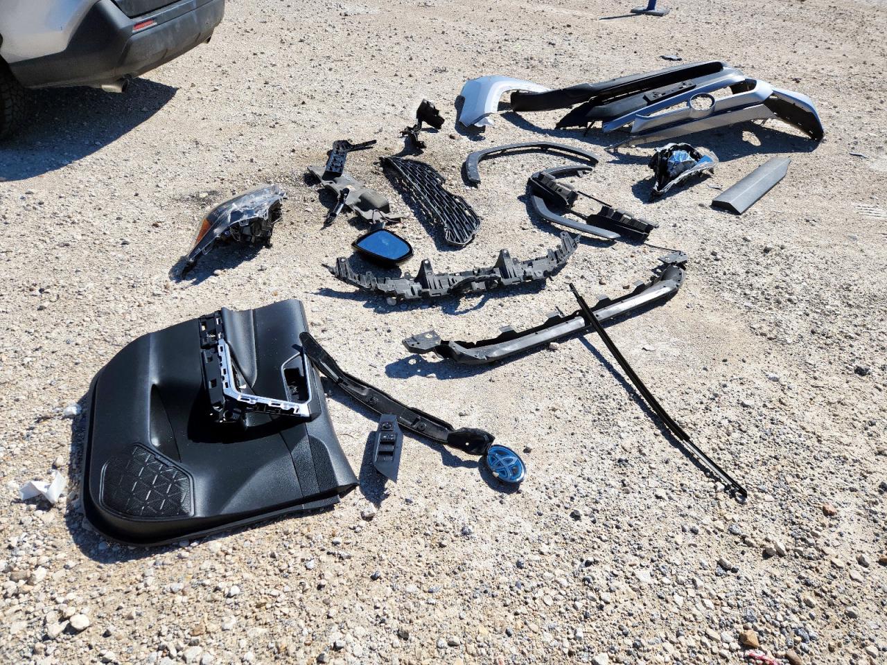 2021 Toyota Rav4 Le VIN: JTMLWRFV8MD118864 Lot: 91125495