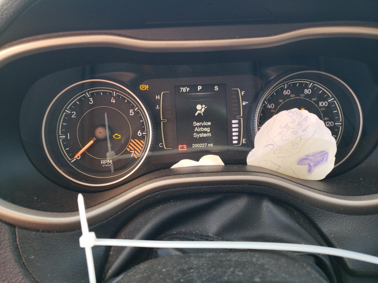 2015 Jeep Cherokee Latitude VIN: 1C4PJMCB1FW744289 Lot: 92256815