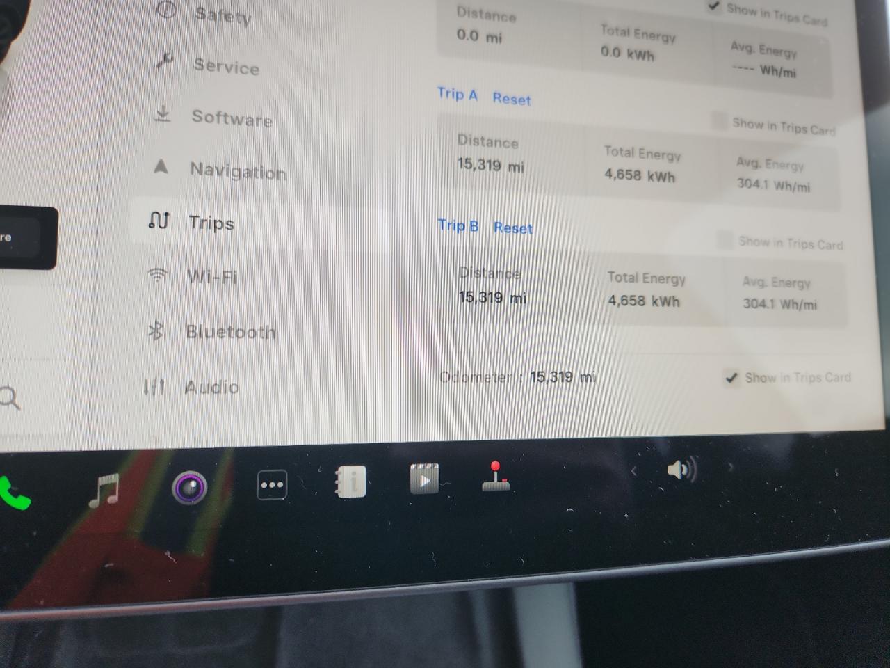 2024 Tesla Model Y VIN: 7SAYGDEEXRF157918 Lot: 92882345
