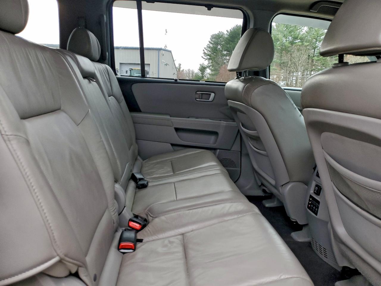 2011 Honda Pilot Touring VIN: 5FNYF4H96BB006806 Lot: 94394035