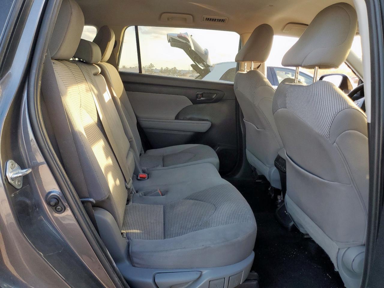 2021 Toyota Highlander L VIN: 5TDZZRAH7MS068384 Lot: 91984545