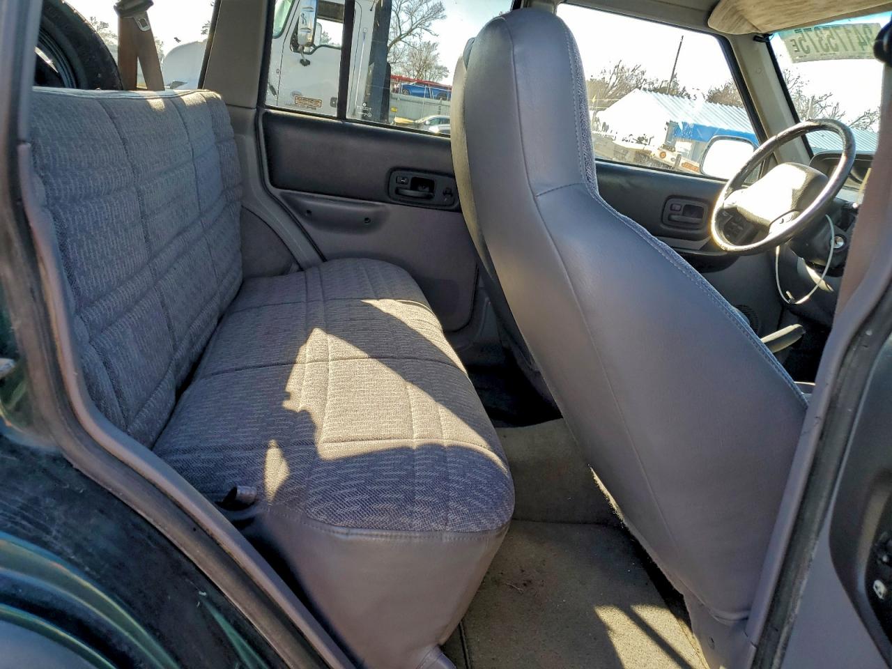 1998 Jeep Cherokee Sport VIN: 1J4FJ68S5WL223863 Lot: 94175375