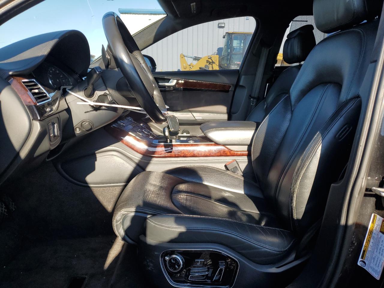 2011 Audi A8 L Quattro VIN: WAURVAFD7BN011864 Lot: 93730935