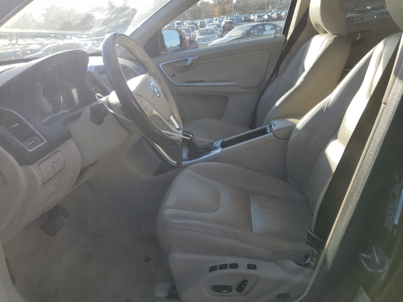 2015 Volvo Xc60 T5 Premier VIN: YV440MDK9F2711419 Lot: 91911245