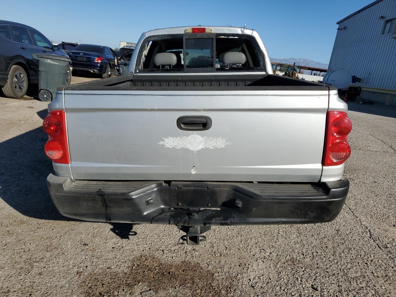 2007 Dodge Dakota Quad VIN: 1D7HE28KX7S256012 Lot: 91893145