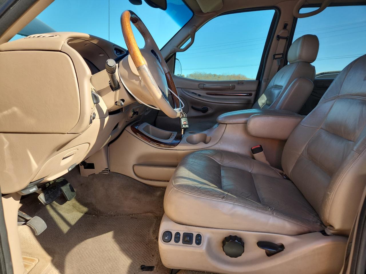 1999 Lincoln Navigator VIN: 5LMPU28A8XLJ16625 Lot: 92458105