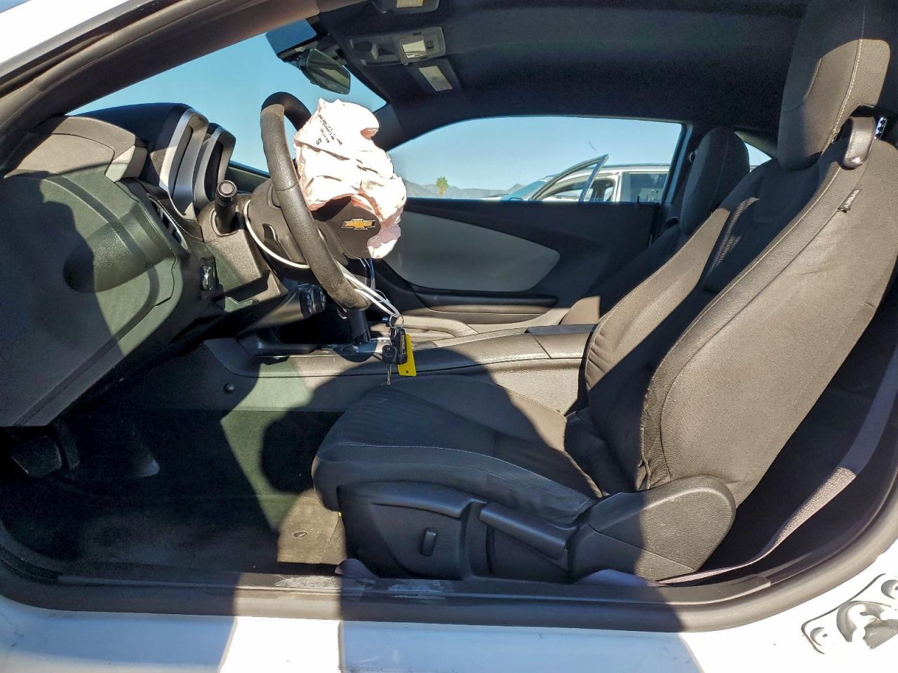 2014 Chevrolet Camaro Ls VIN: 2G1FA1E38E9299050 Lot: 92726925